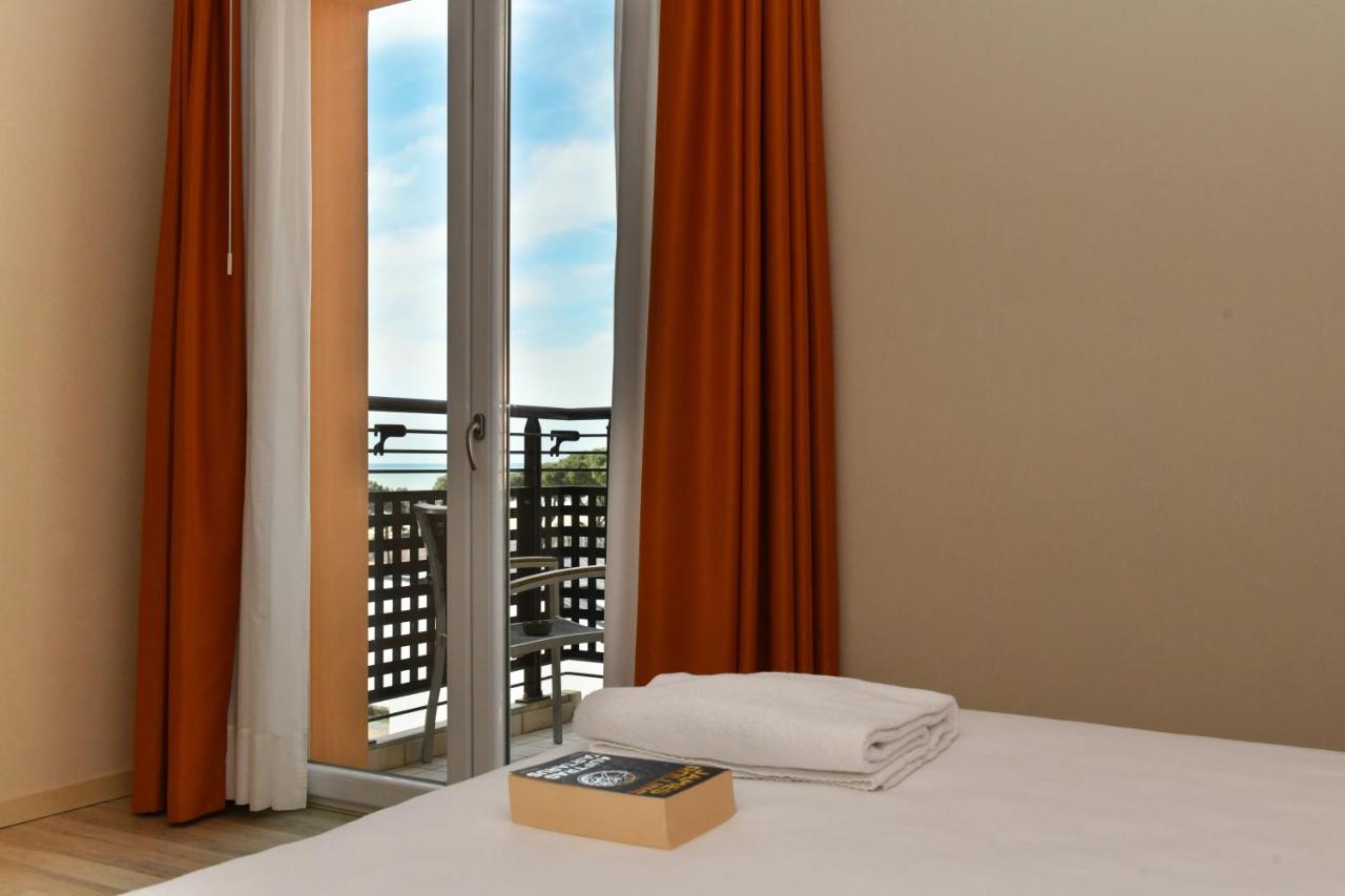 Hotel Vienna Lido di Jesolo Exterior photo